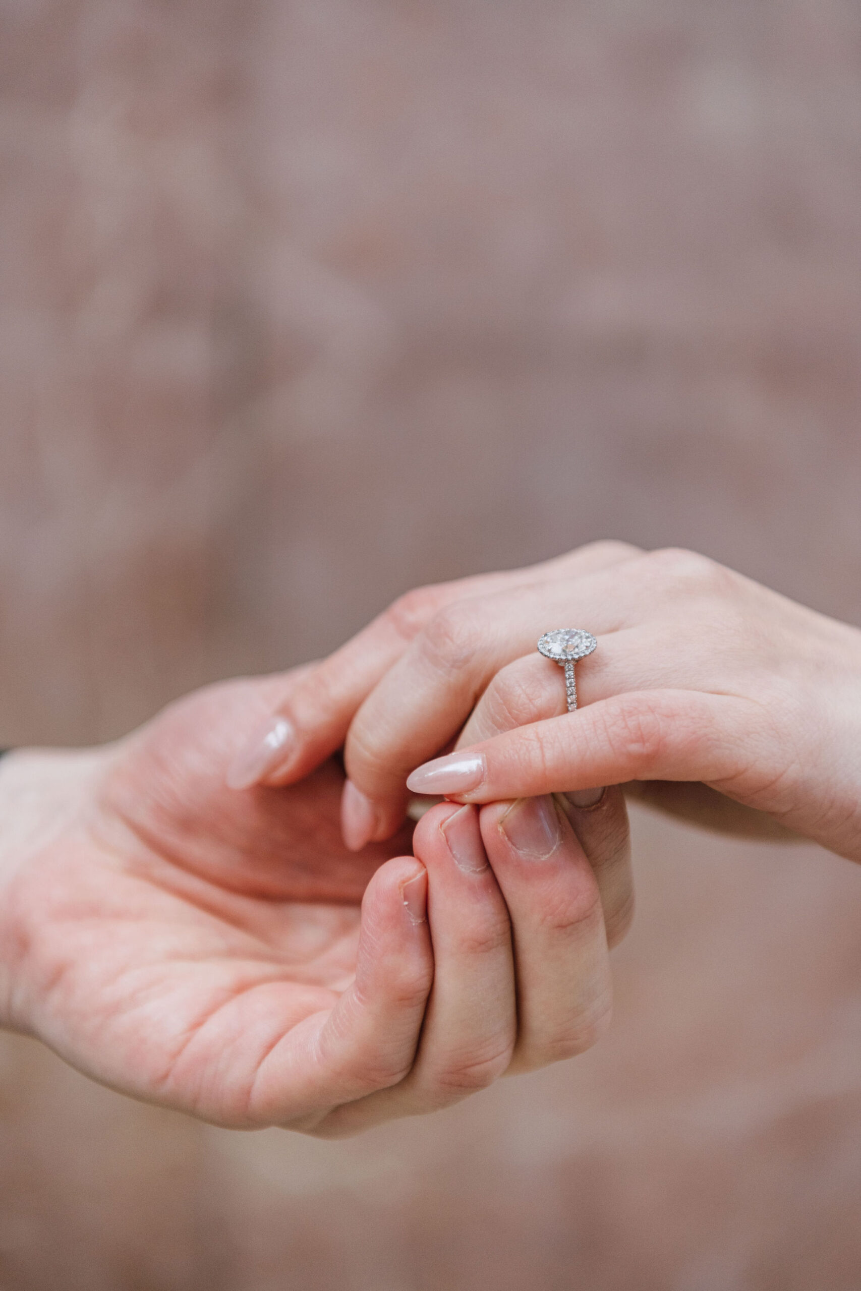 Romantic union station chicago engagement photos